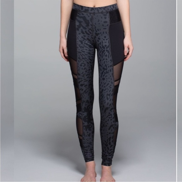 Lululemon Just Breathe Animal Print Leggings Mesh Size 4 Gray Black - Picture 6 of 6